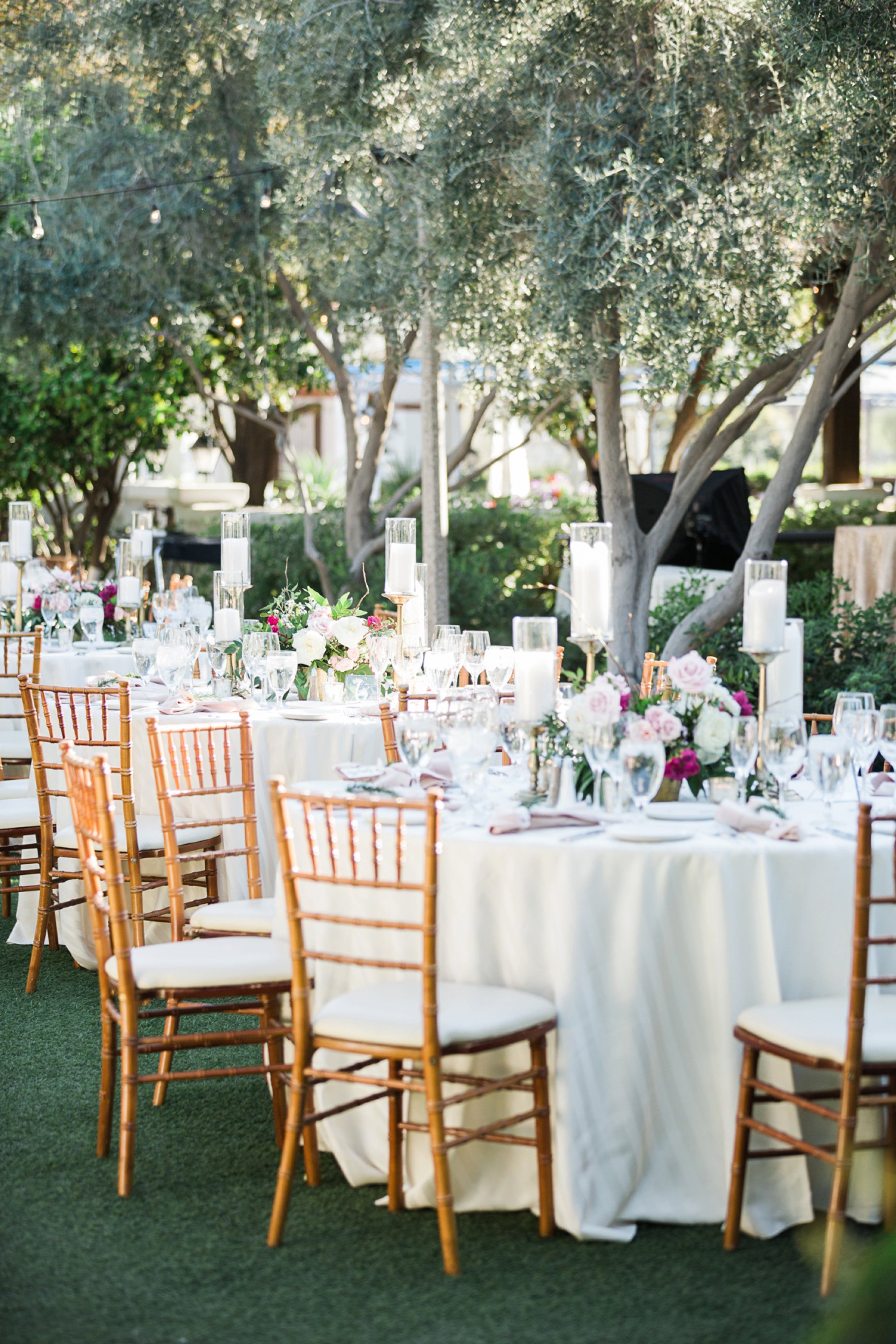 outdoor wedding reception at El Chorro
